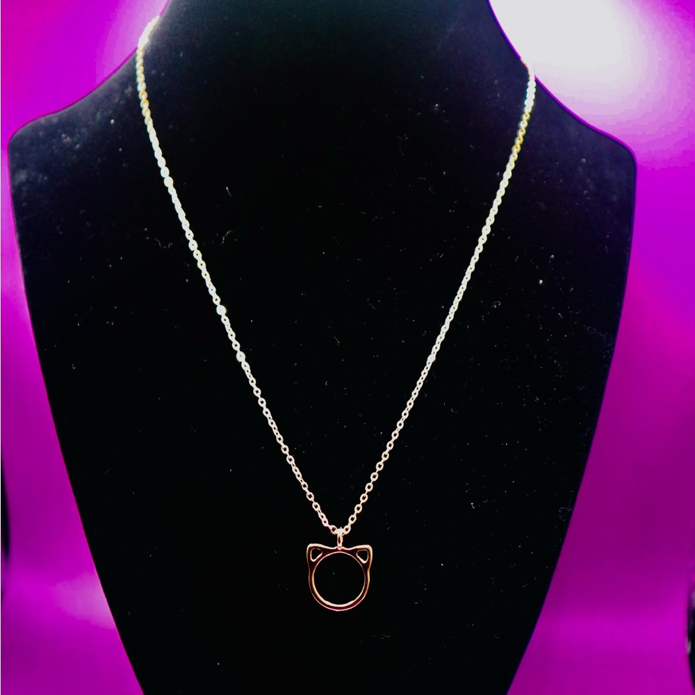 Minimalist Cat Silhouette Necklace – Gold Tone – Cute Gift